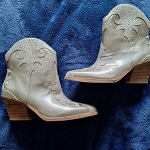 Jessica Simpson Shimmering Gold Heeled Boots